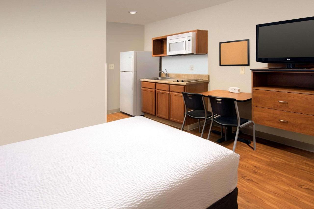 Woodspring Suites Odessa Exterior foto