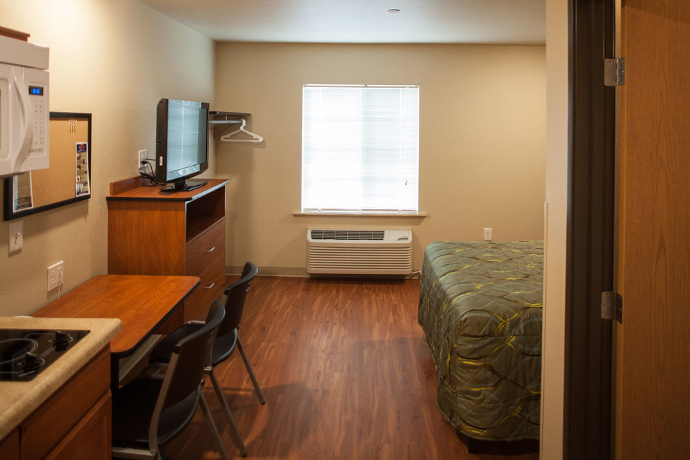 Woodspring Suites Odessa Exterior foto
