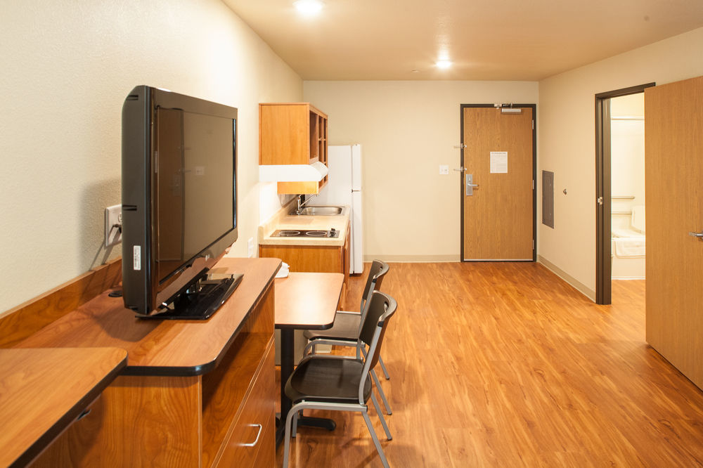 Woodspring Suites Odessa Exterior foto